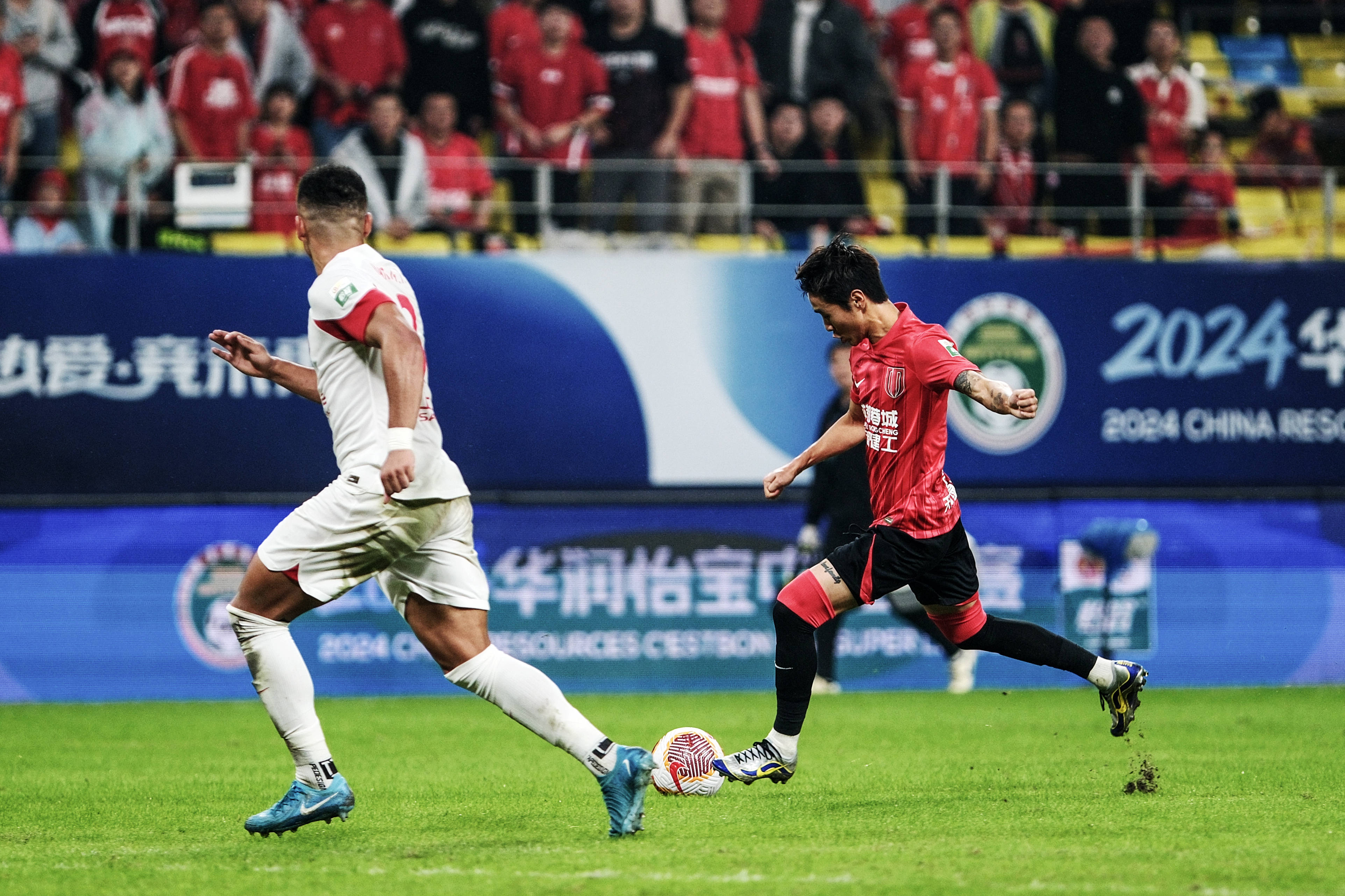 皇家社会发布备战花絮，集结日强势反弹，荷甲任务艰巨，年轻球员得到机会的简单介绍